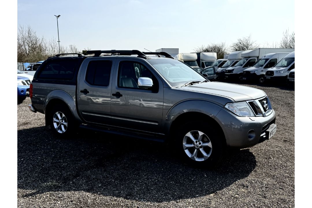 Nissan Navara 2.5 DCI 190 4WD Tekna CrewCab 2015 '65 Reg' Sat Nav - A/C - Image 12 of 26