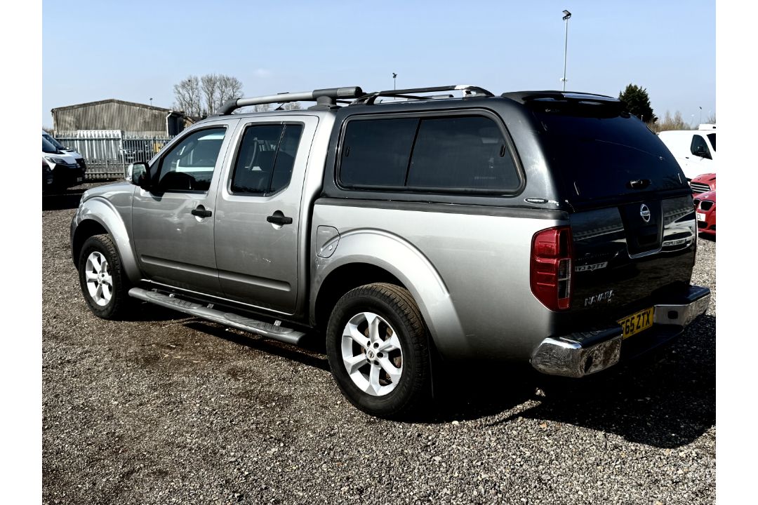 Nissan Navara 2.5 DCI 190 4WD Tekna CrewCab 2015 '65 Reg' Sat Nav - A/C - Image 7 of 26