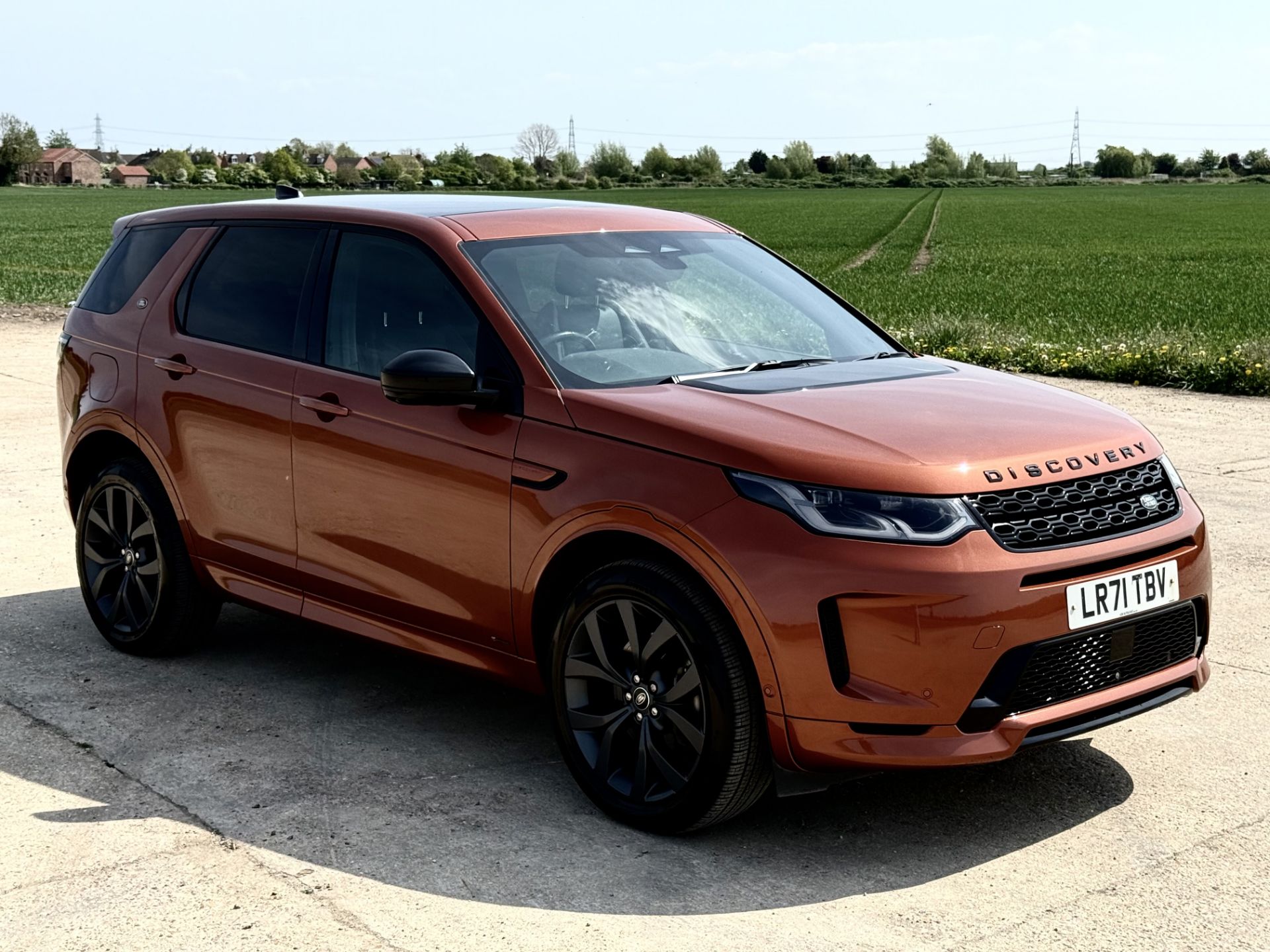 Land Rover Discovery Sport R-Dynamic SE 2021 '71 Reg' 4WD - Massive Spec - ULEZ - Image 2 of 38