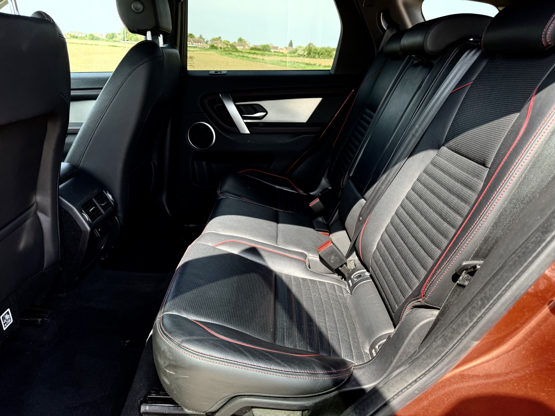 Land Rover Discovery Sport R-Dynamic SE 2021 '71 Reg' 4WD - Massive Spec - ULEZ - Image 21 of 38