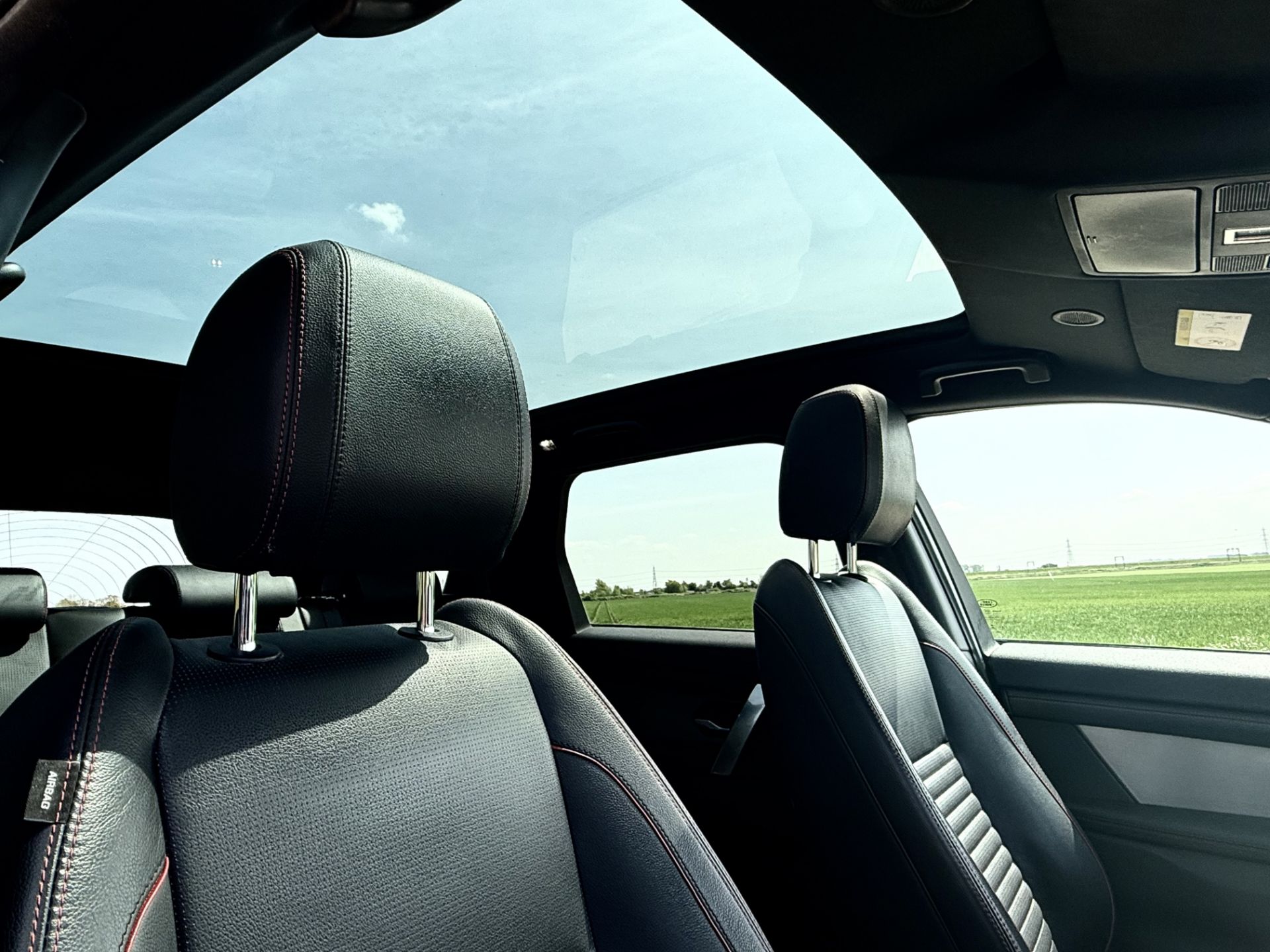 Land Rover Discovery Sport R-Dynamic SE 2021 '71 Reg' 4WD - Massive Spec - ULEZ - Image 28 of 38