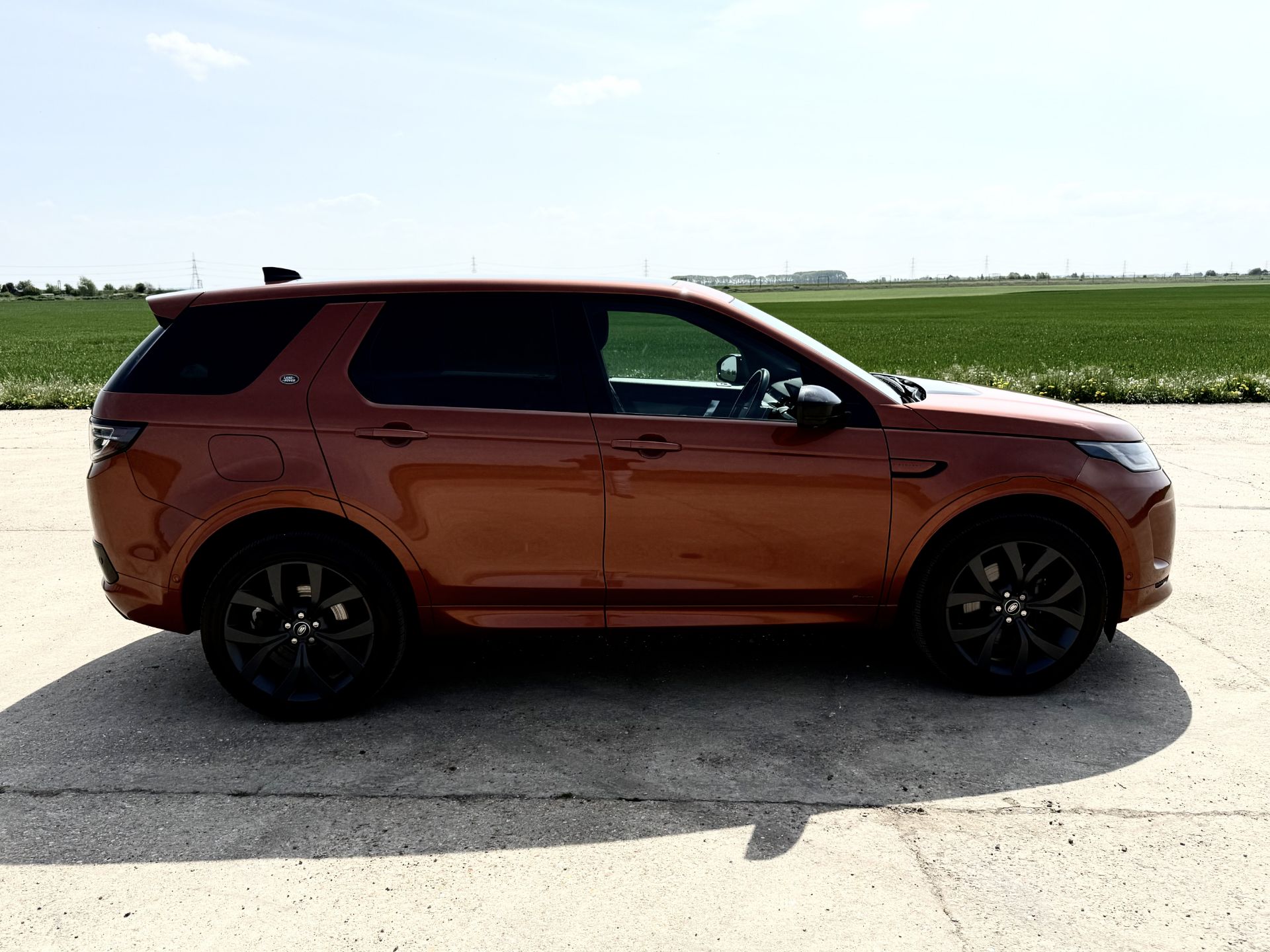 Land Rover Discovery Sport R-Dynamic SE 2021 '71 Reg' 4WD - Massive Spec - ULEZ - Image 11 of 38