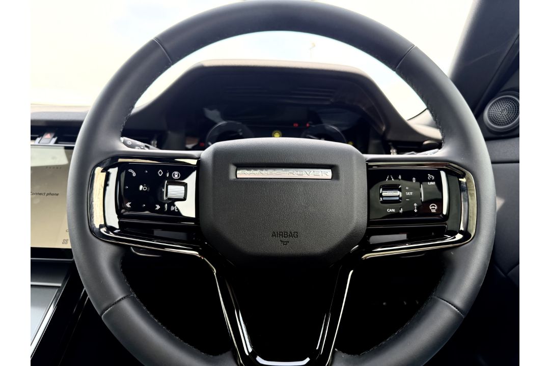 Land Rover Range Rover Evoque 2024 '24 Reg' Massive Spec - 4WD - ULEZ Compliant - Panoramic Roof - Image 28 of 30