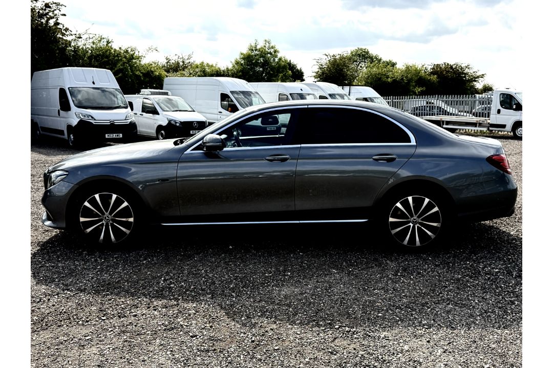 Mercedes Benz E Class E300 DE EQ-P SE Premium 9G 2019 '19 Reg' Sat Nav - A/C - ULEZ - Image 4 of 34