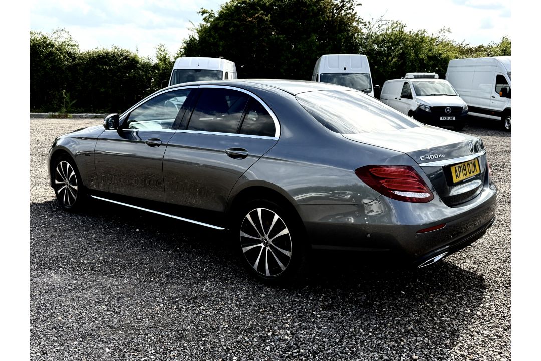 Mercedes Benz E Class E300 DE EQ-P SE Premium 9G 2019 '19 Reg' Sat Nav - A/C - ULEZ - Image 5 of 34