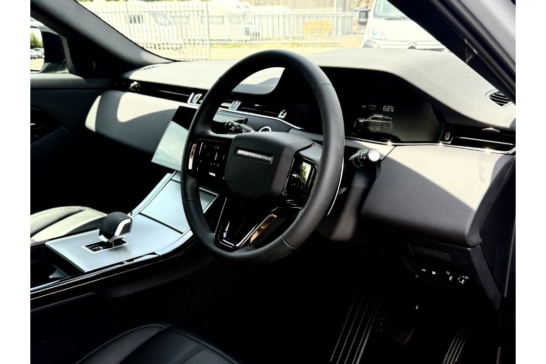 Land Rover Range Rover Evoque 2024 '24 Reg' Massive Spec - 4WD - ULEZ Compliant - Panoramic Roof - Image 13 of 30