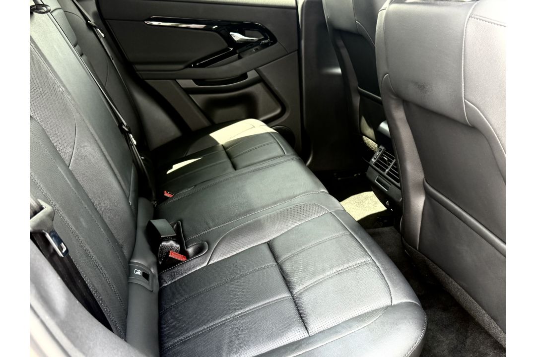 Land Rover Range Rover Evoque 2024 '24 Reg' Massive Spec - 4WD - ULEZ Compliant - Panoramic Roof - Image 17 of 30