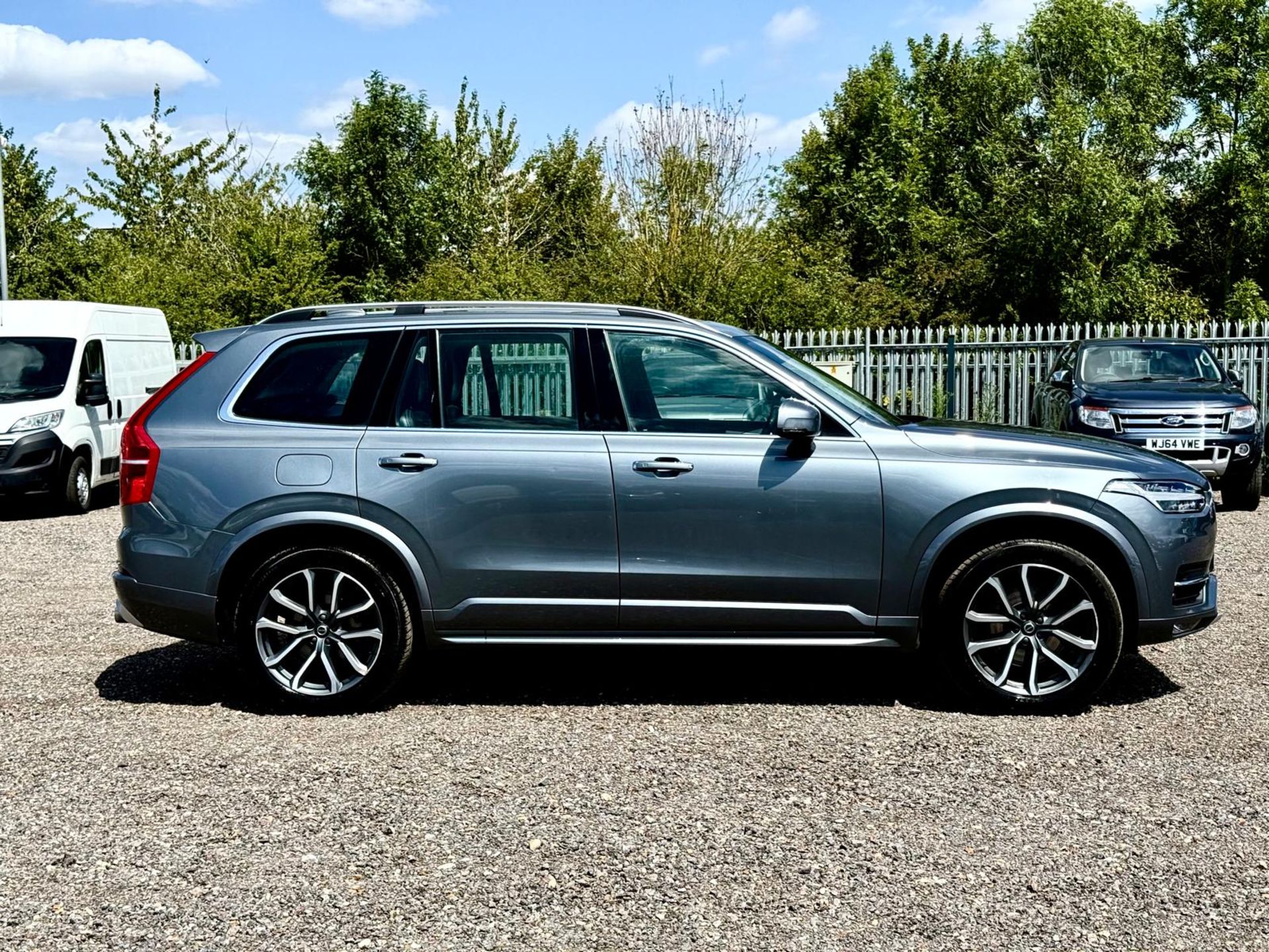 ** ON SALE ** Volvo XC90 2.0 D5 235 AWD MOMENTUM PRO G/T 2018 '18 Reg' Automatic - Sat Nav - Image 7 of 20