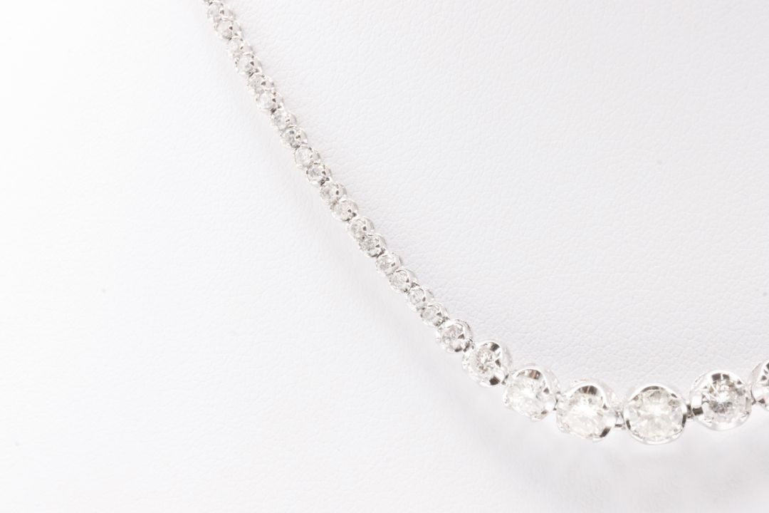 Round Brilliant Natural Diamond Necklace 3.83 Carat H/I Colour I Clarity 18k White Gold EDR Report - Image 7 of 14