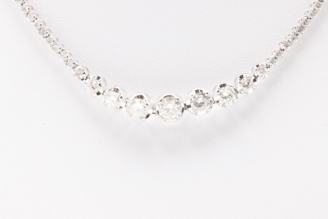 Round Brilliant Natural Diamond Necklace 3.83 Carat H/I Colour I Clarity 18k White Gold EDR Report - Image 6 of 14