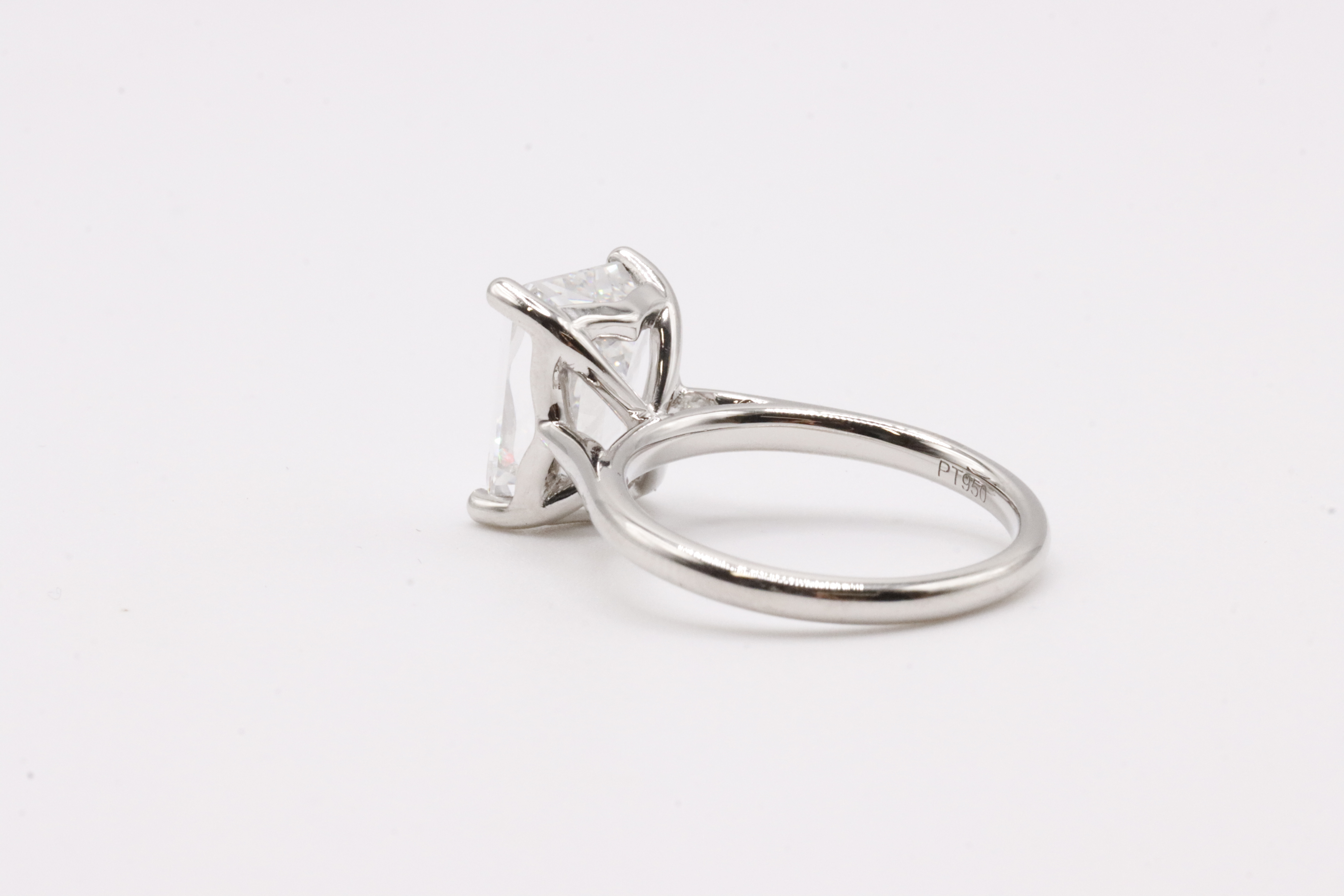 Emerald Cut Diamond Ring 5.06 Carat F Colour VVS2 Clarity - IGI Certificate - Set In Platinum - Image 6 of 8