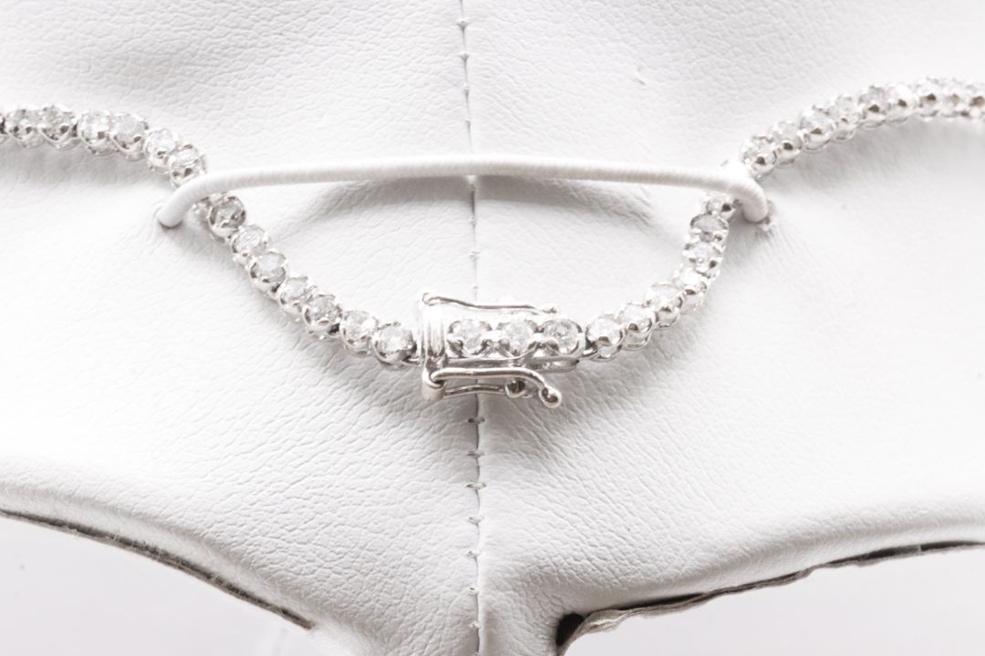 Round Brilliant Natural Diamond Necklace 3.83 Carat H/I Colour I Clarity 18k White Gold EDR Report - Image 13 of 14