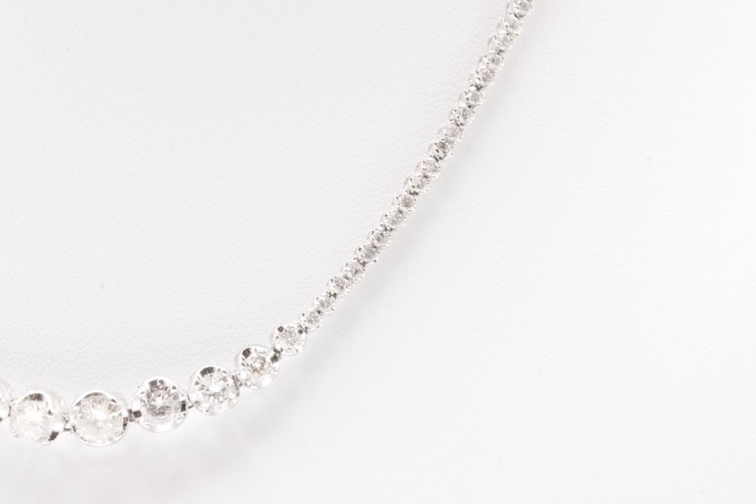 Round Brilliant Natural Diamond Necklace 3.83 Carat H/I Colour I Clarity 18k White Gold EDR Report - Image 8 of 14