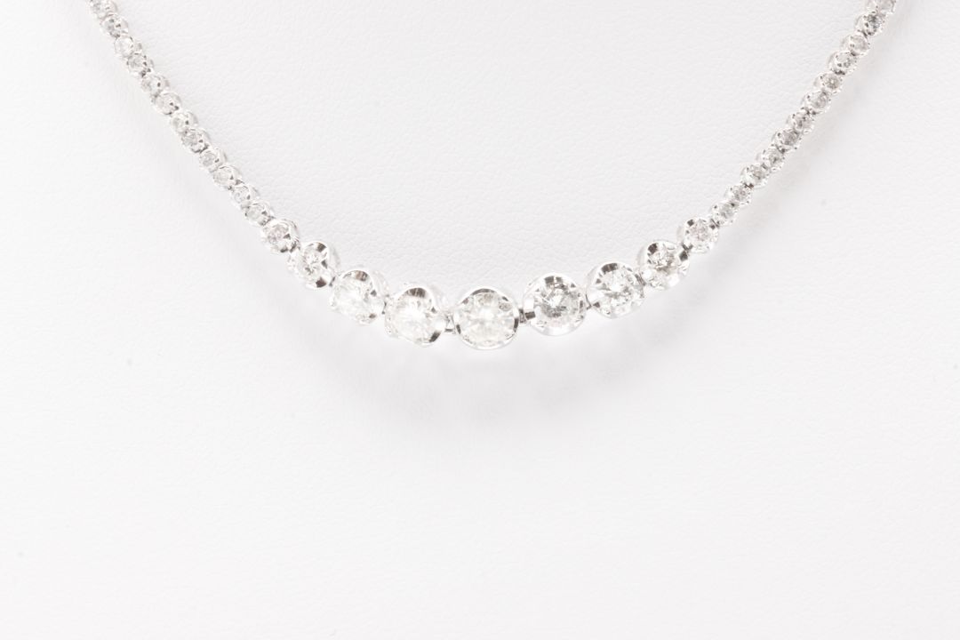 Round Brilliant Natural Diamond Necklace 3.83 Carat H/I Colour I Clarity 18k White Gold EDR Report - Image 4 of 14