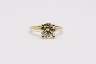 Round Brilliant Cut 2.53 Carat Diamond Ring Set in platinum Fancy Yellow VVS2 IGI Certificate
