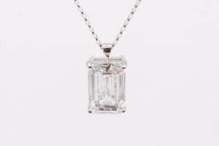 Emerald Cut Diamond 9.31 Carat Pendant & Chain 18k White Gold F Colour VS2 Clarity IGI Certificate