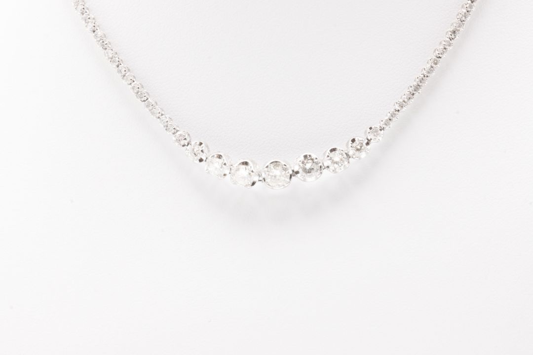 Round Brilliant Natural Diamond Necklace 3.83 Carat H/I Colour I Clarity 18k White Gold EDR Report - Image 9 of 14