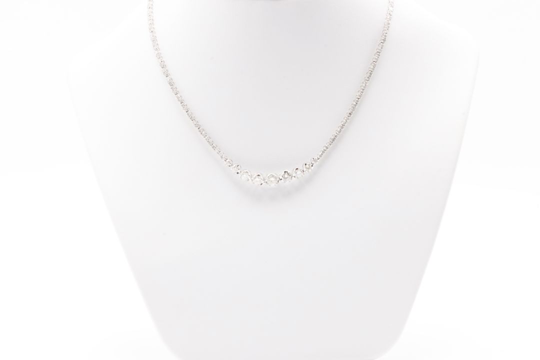 Round Brilliant Natural Diamond Necklace 3.83 Carat H/I Colour I Clarity 18k White Gold EDR Report - Image 2 of 14
