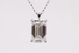 Emerald Cut Diamond 8.45 Carat Pendant & Chain 18k white Gold F Colour VS2 Clarity - IGI Certificate