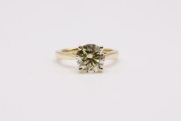 Round Brilliant Cut 2.53 Carat Diamond Ring Set in platinum Fancy Yellow VVS2 IGI Certificate