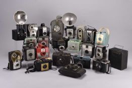 A collection of vintage American cameras (qty)