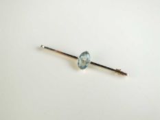 An Art Deco aquamarine bar brooch