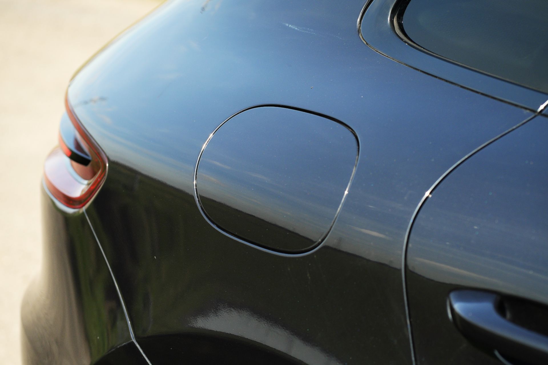 2015 Porsche Macan S S-A - Image 11 of 114