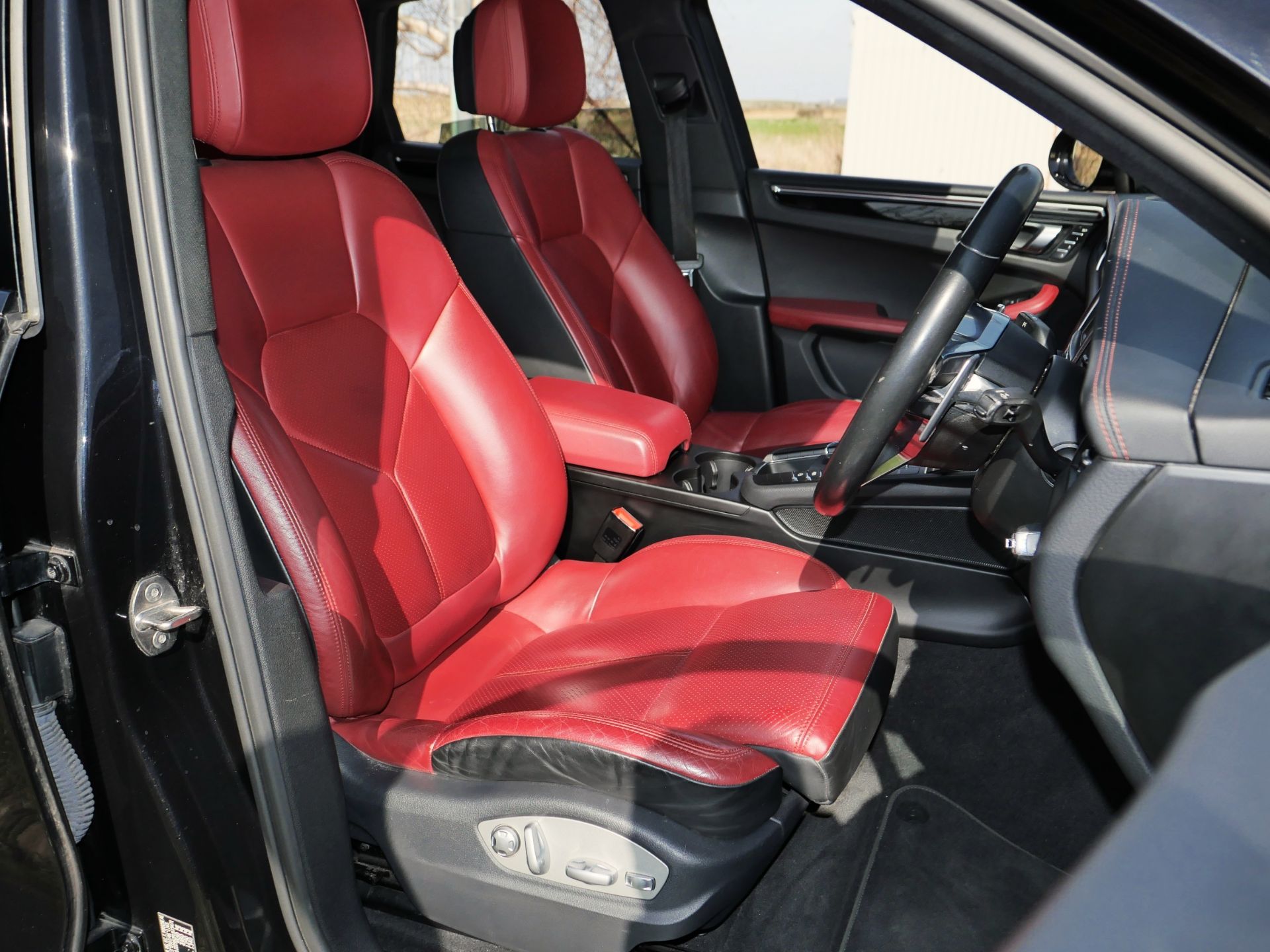 2015 Porsche Macan S S-A - Image 63 of 114