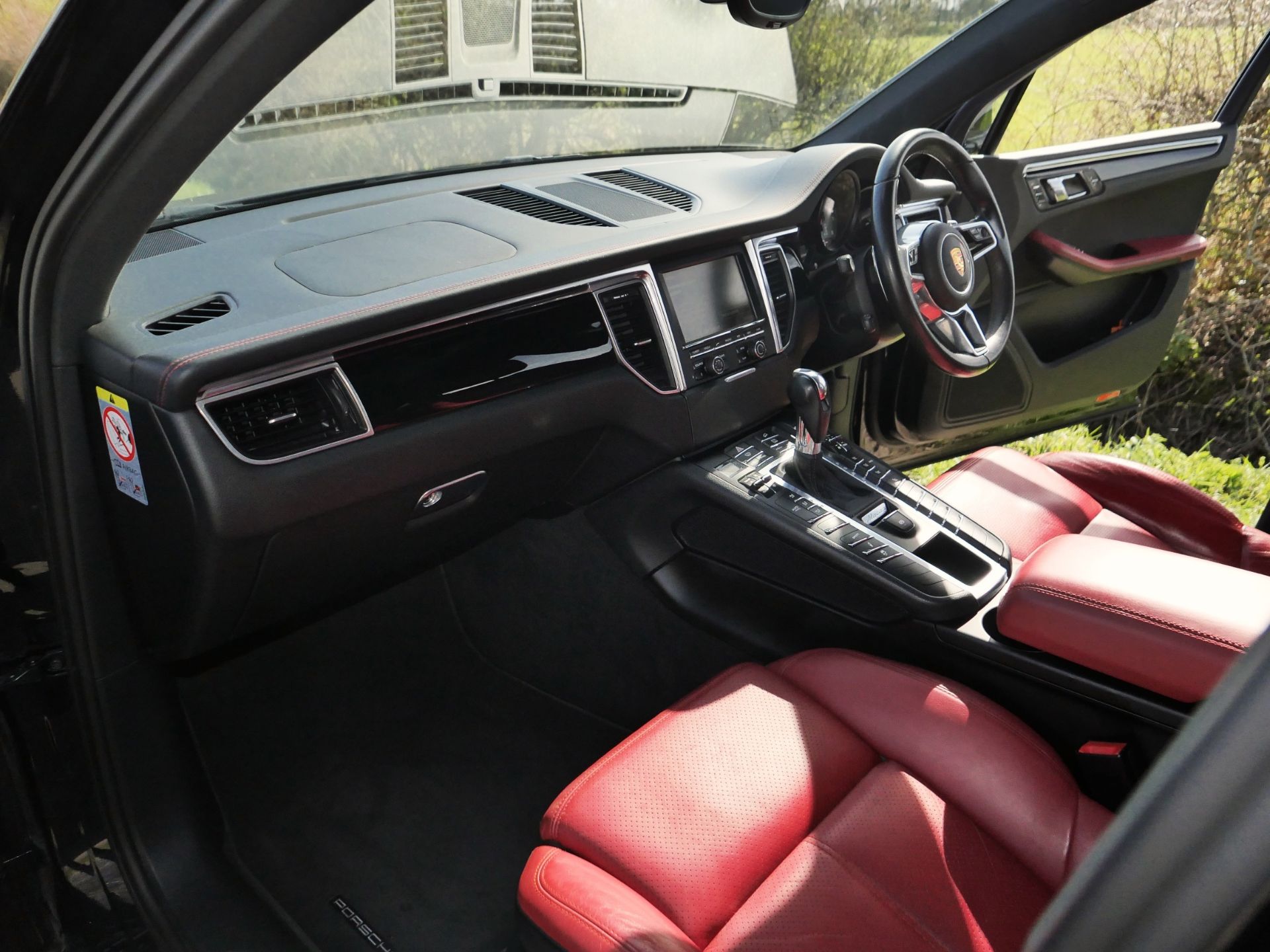 2015 Porsche Macan S S-A - Image 88 of 114