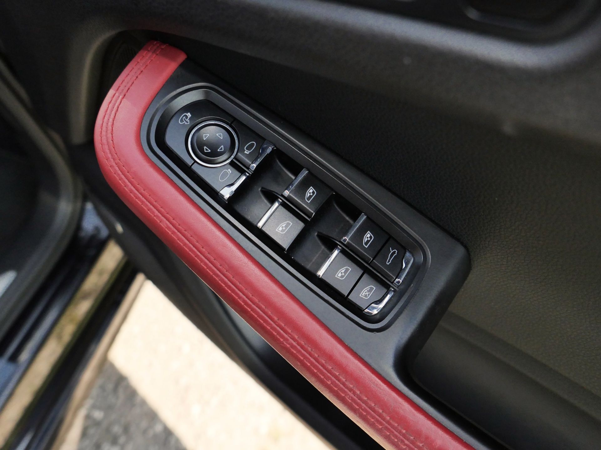 2015 Porsche Macan S S-A - Image 87 of 114