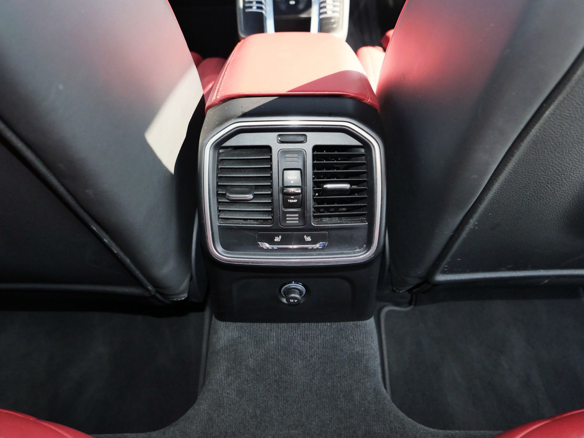 2015 Porsche Macan S S-A - Image 42 of 114