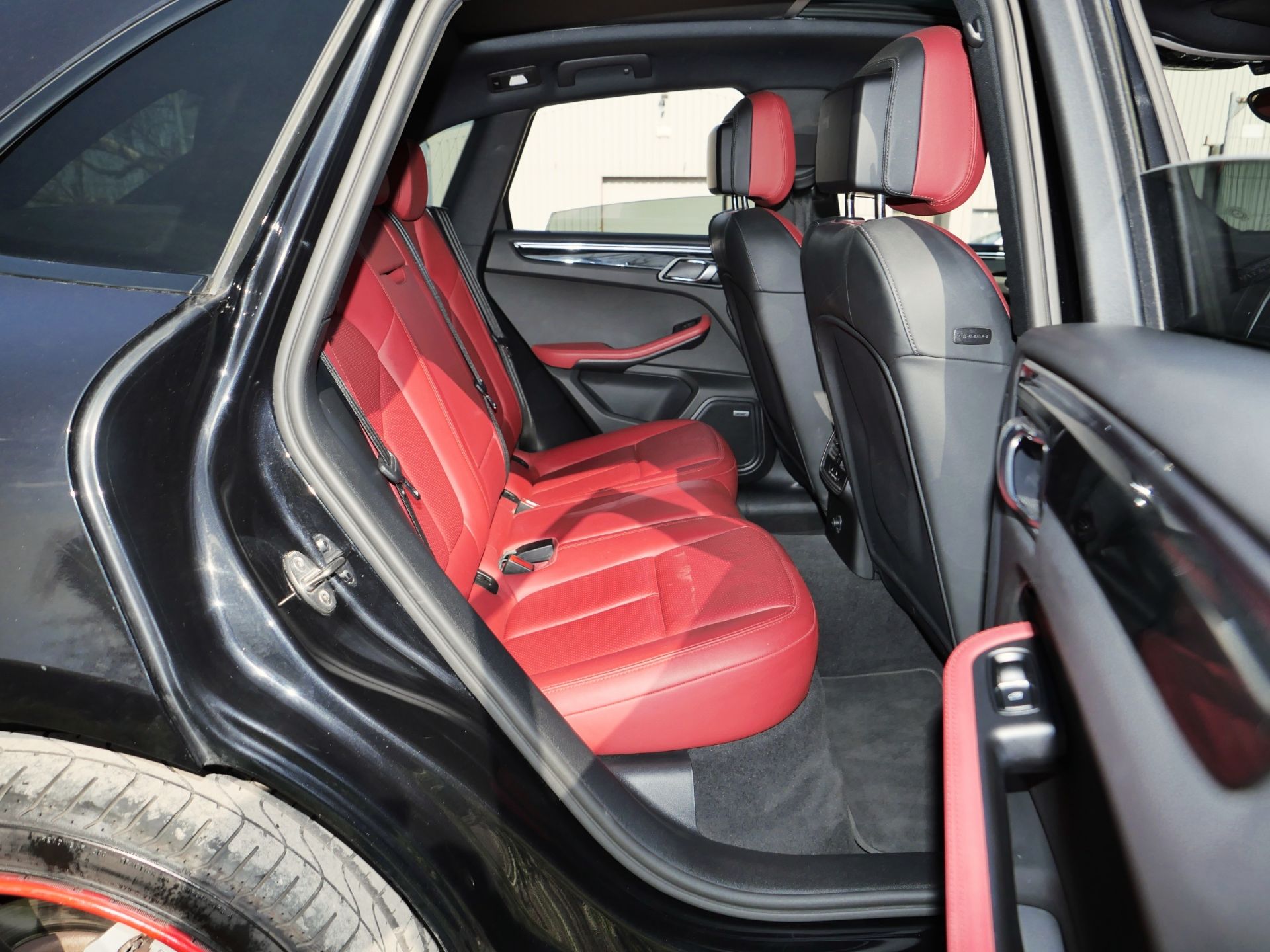 2015 Porsche Macan S S-A - Image 47 of 114
