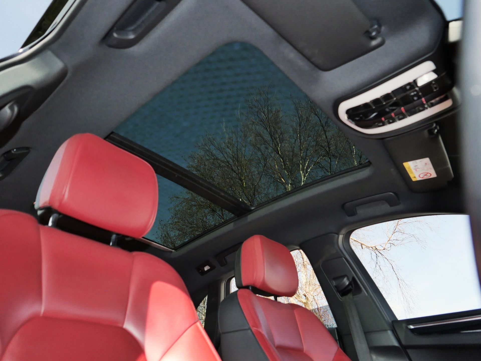 2015 Porsche Macan S S-A - Image 56 of 114