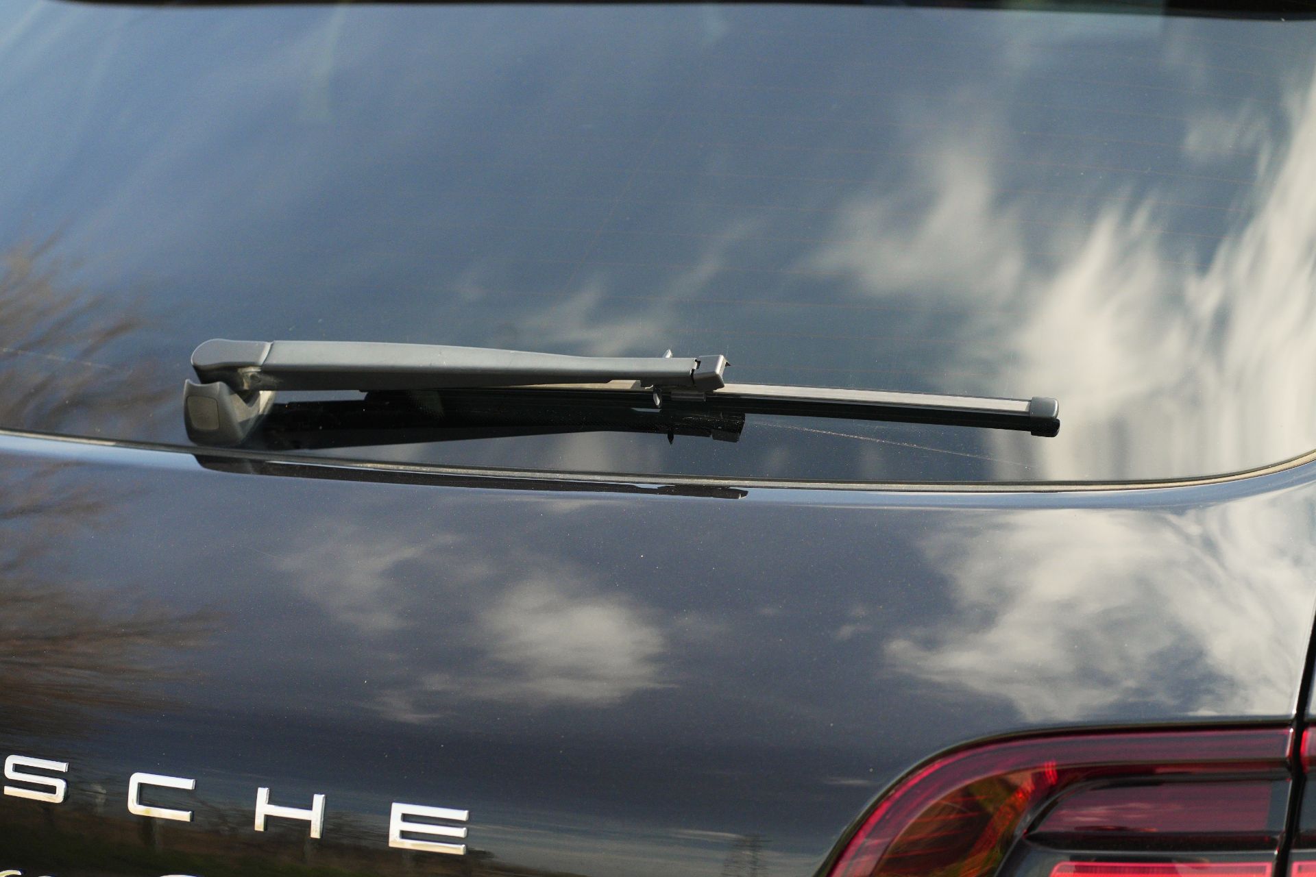 2015 Porsche Macan S S-A - Image 25 of 114