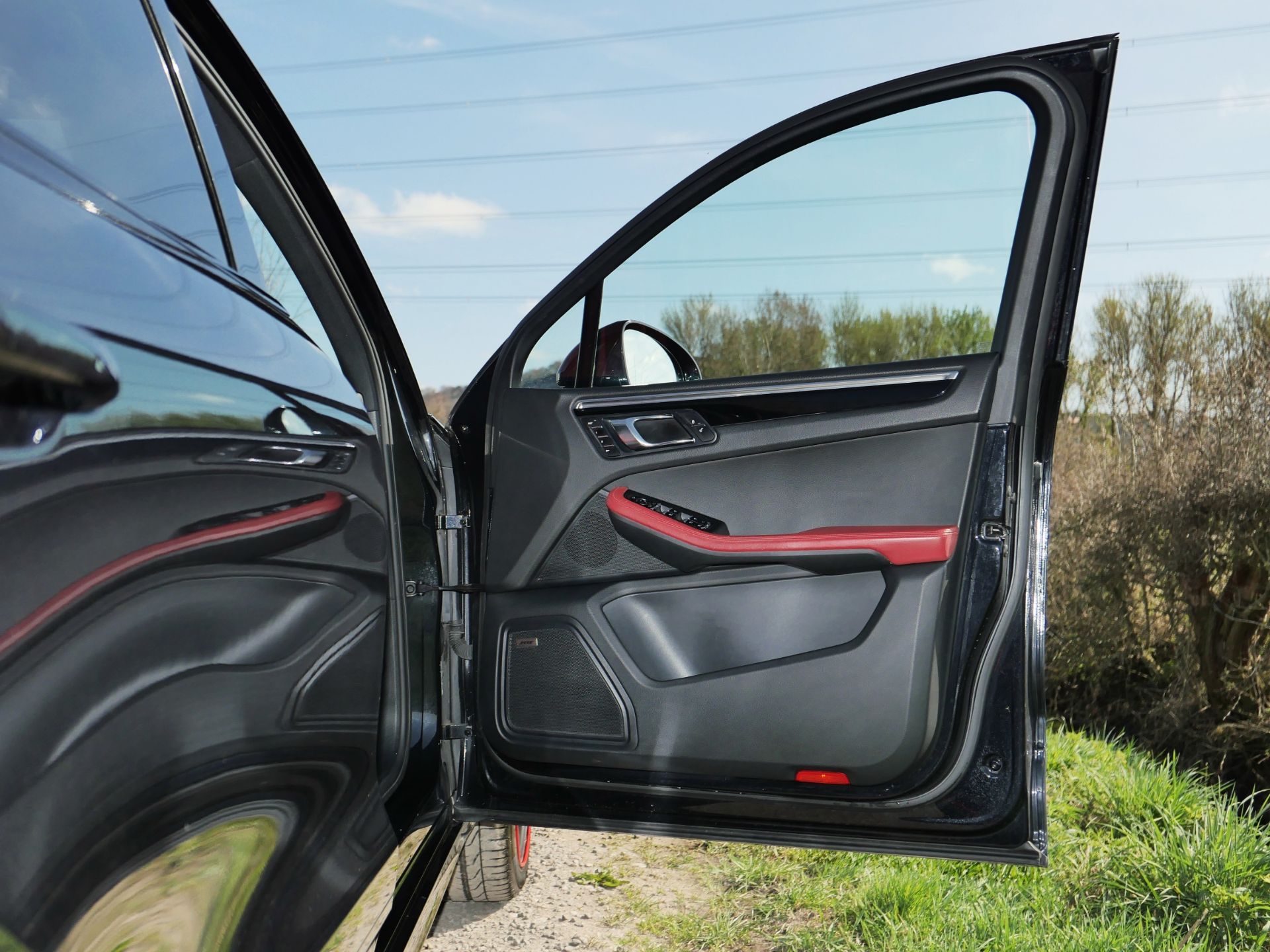 2015 Porsche Macan S S-A - Image 65 of 114