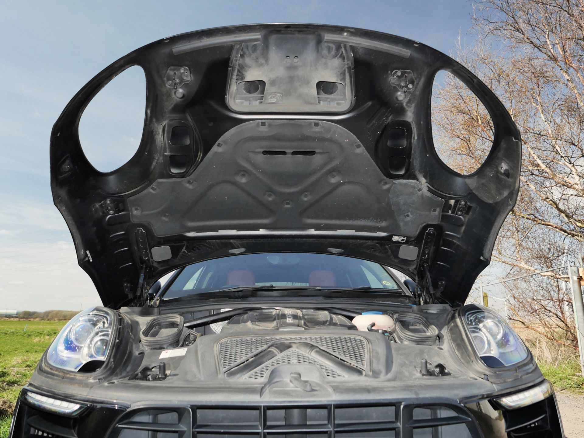 2015 Porsche Macan S S-A - Image 104 of 114