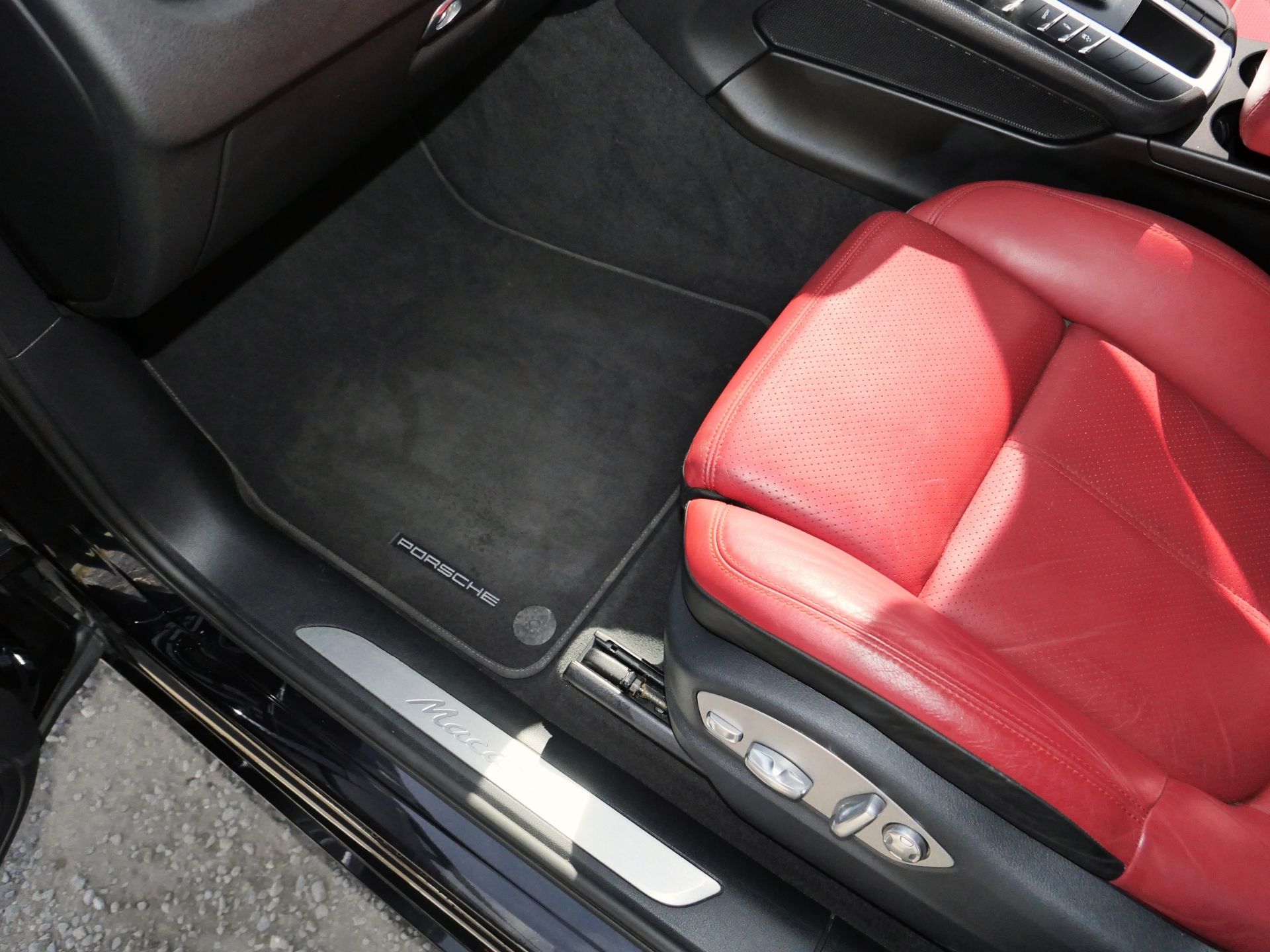 2015 Porsche Macan S S-A - Image 78 of 114