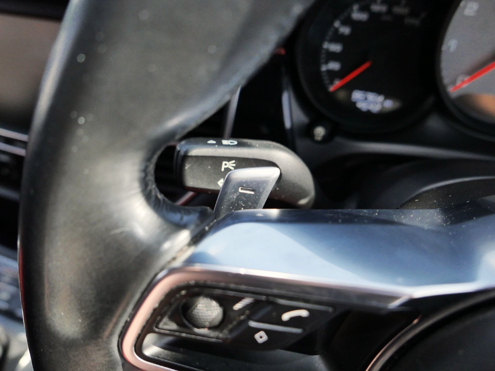 2015 Porsche Macan S S-A - Image 38 of 114