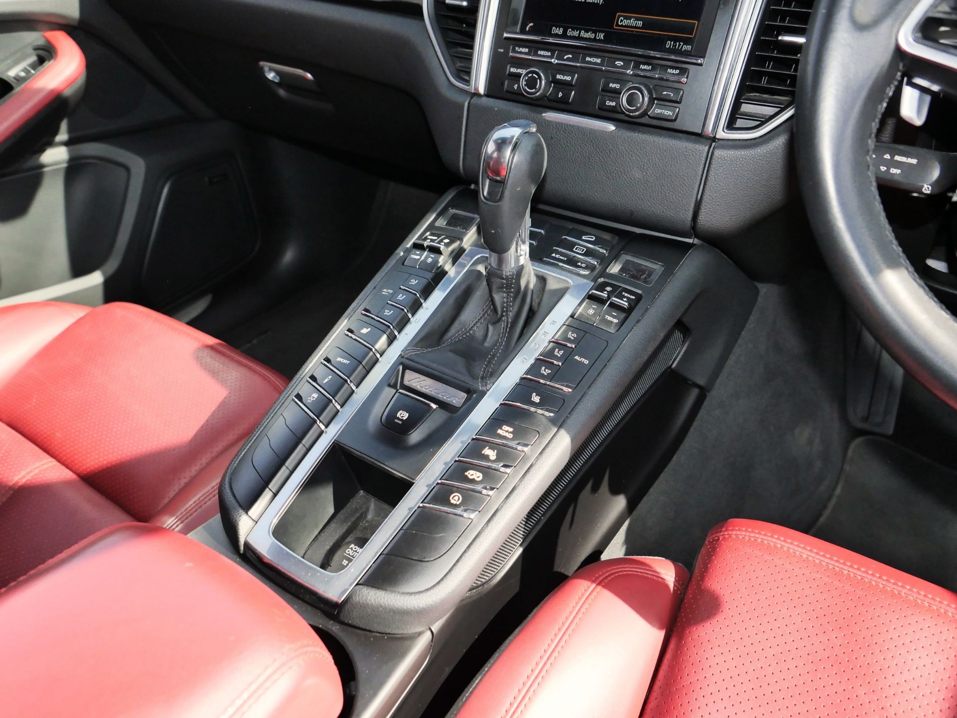 2015 Porsche Macan S S-A - Image 49 of 114