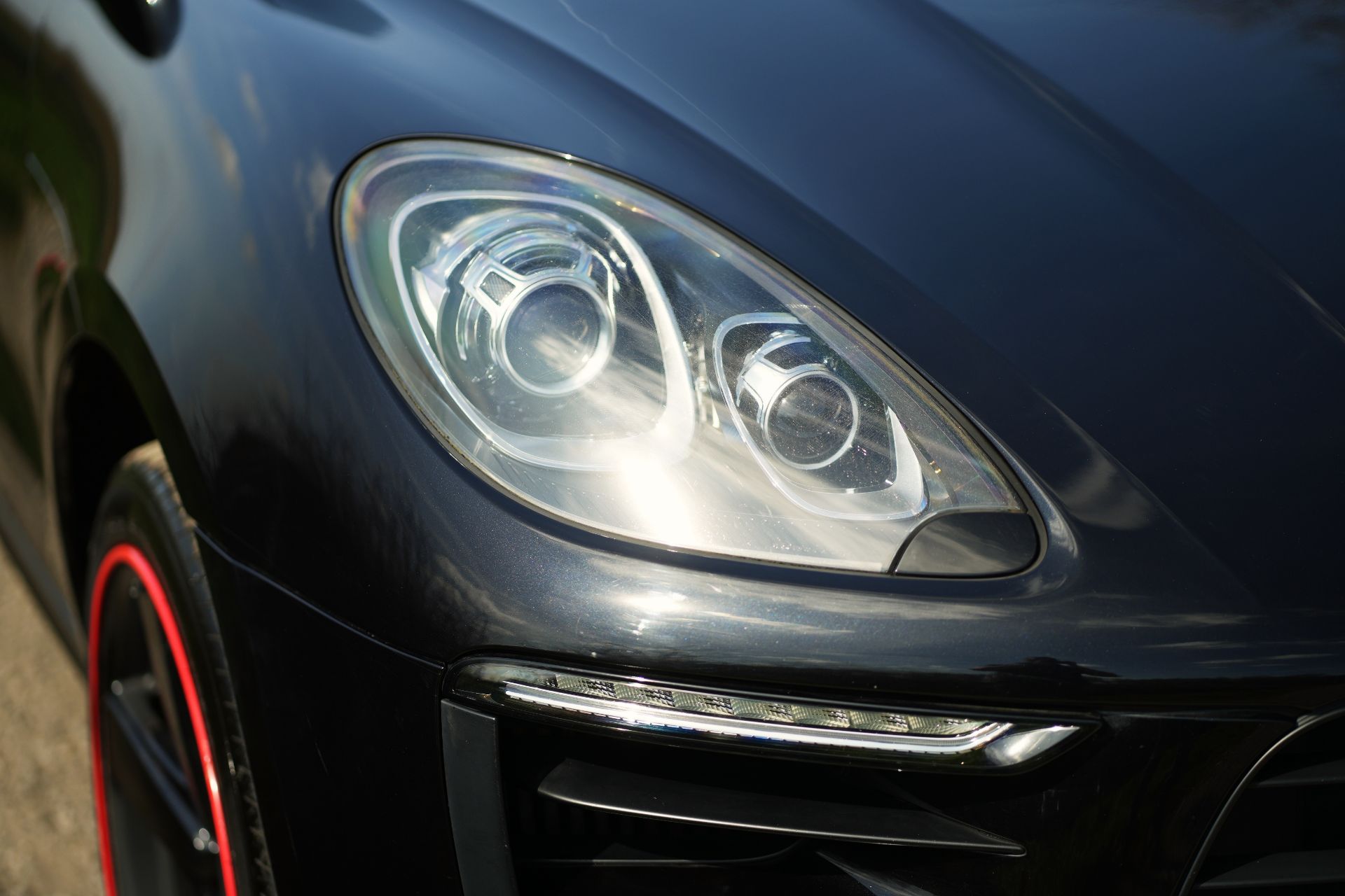 2015 Porsche Macan S S-A - Image 28 of 114