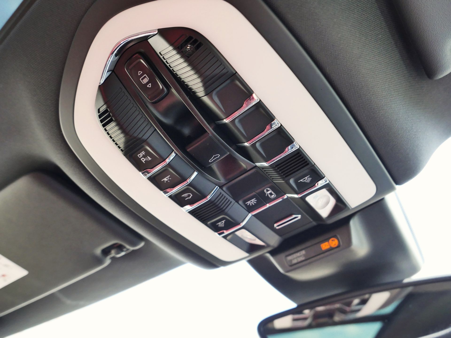 2015 Porsche Macan S S-A - Image 69 of 114