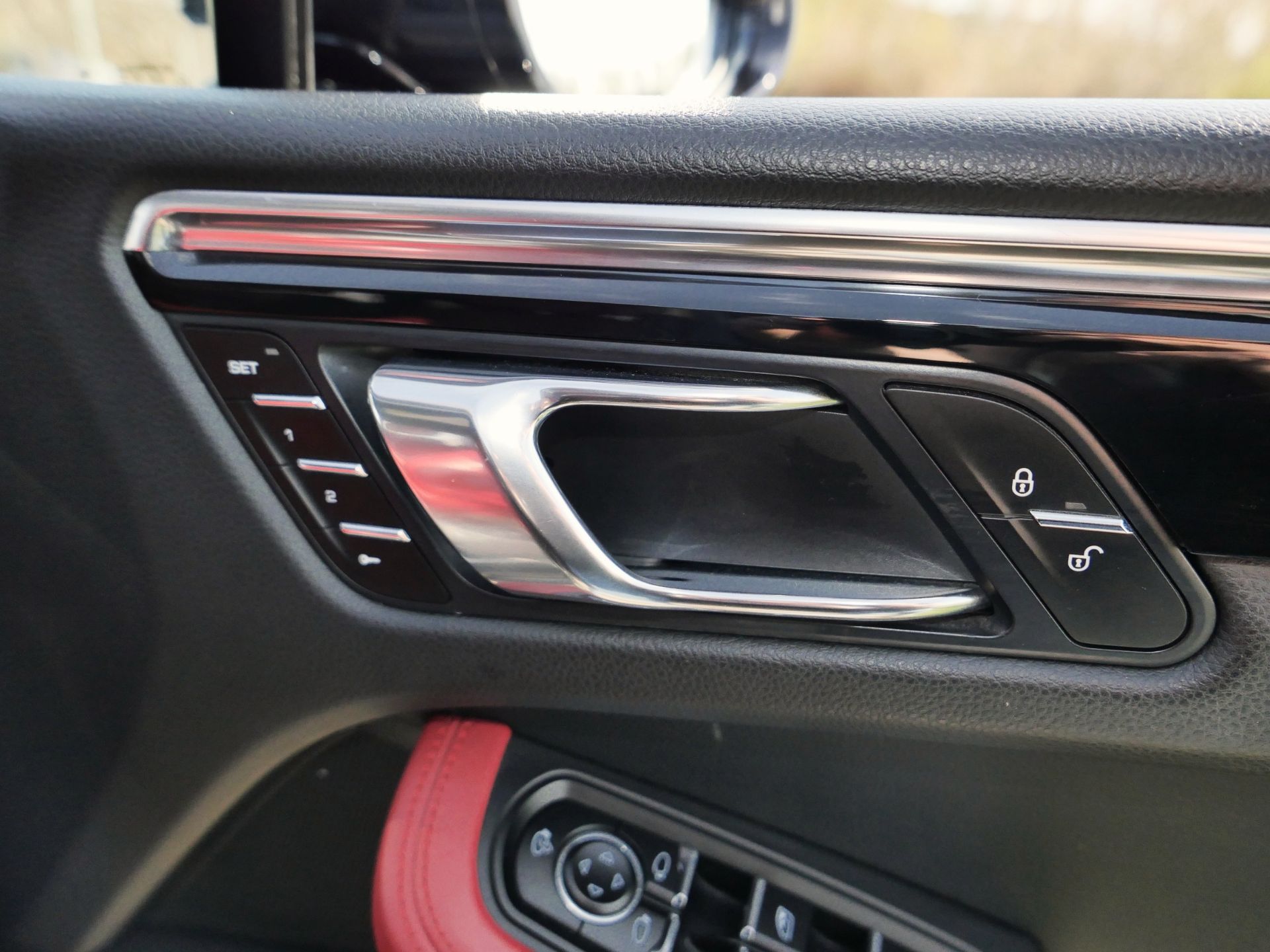 2015 Porsche Macan S S-A - Image 75 of 114