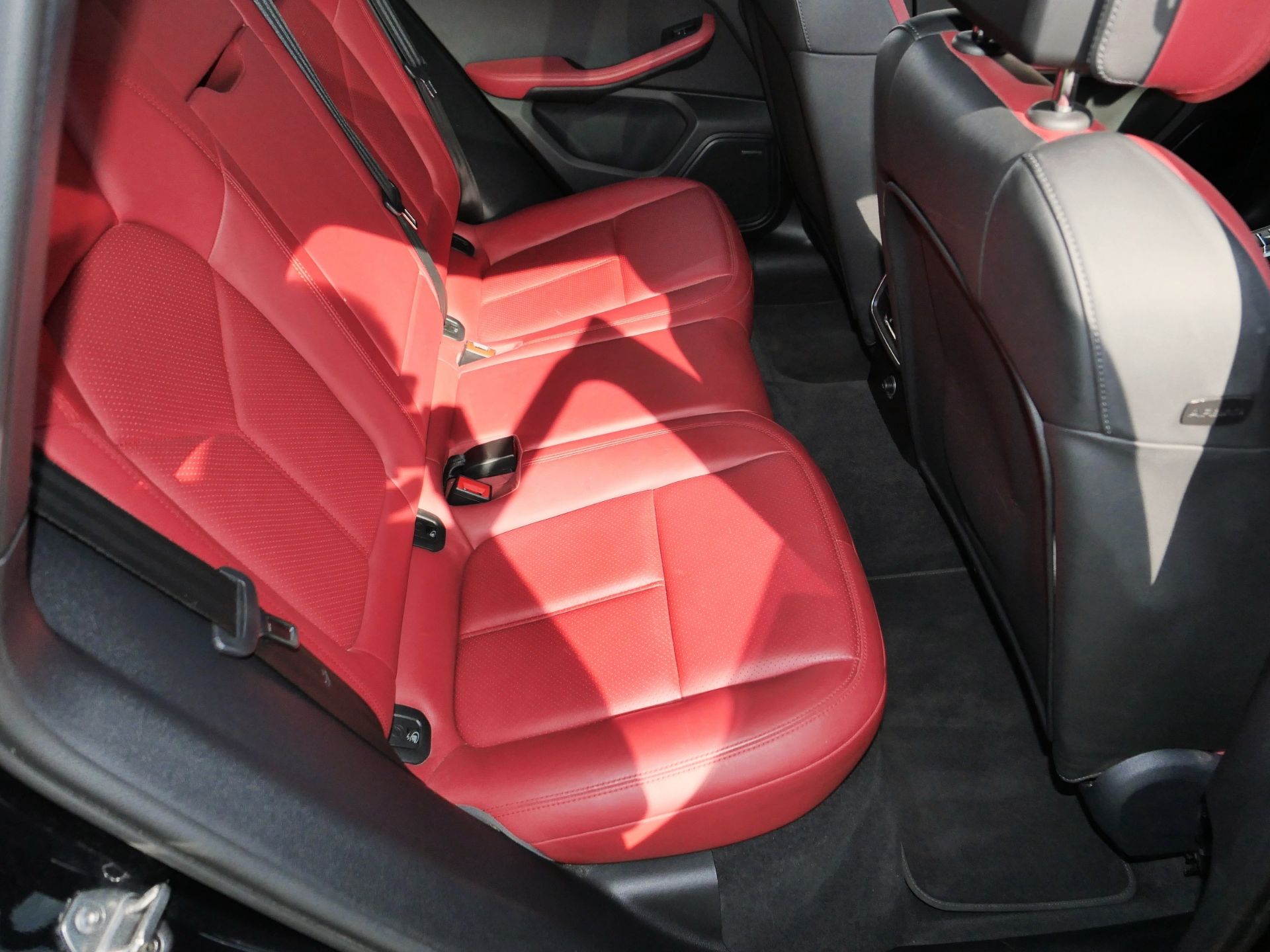 2015 Porsche Macan S S-A - Image 91 of 114