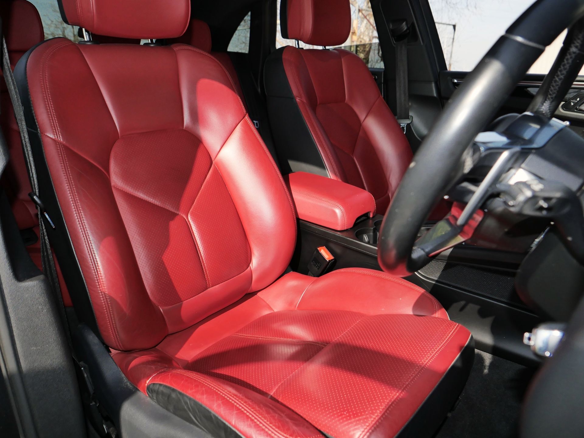 2015 Porsche Macan S S-A - Image 43 of 114