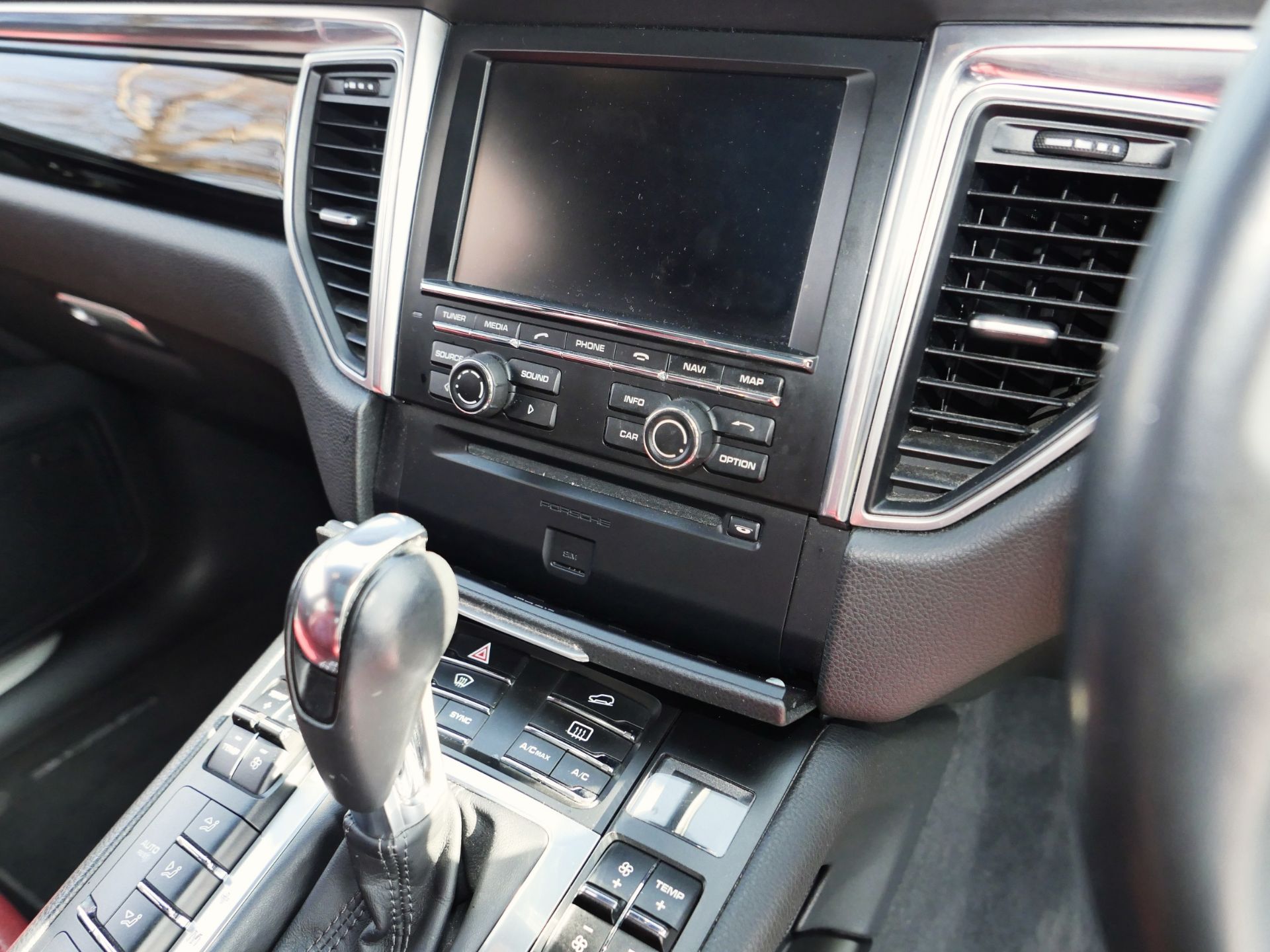 2015 Porsche Macan S S-A - Image 51 of 114