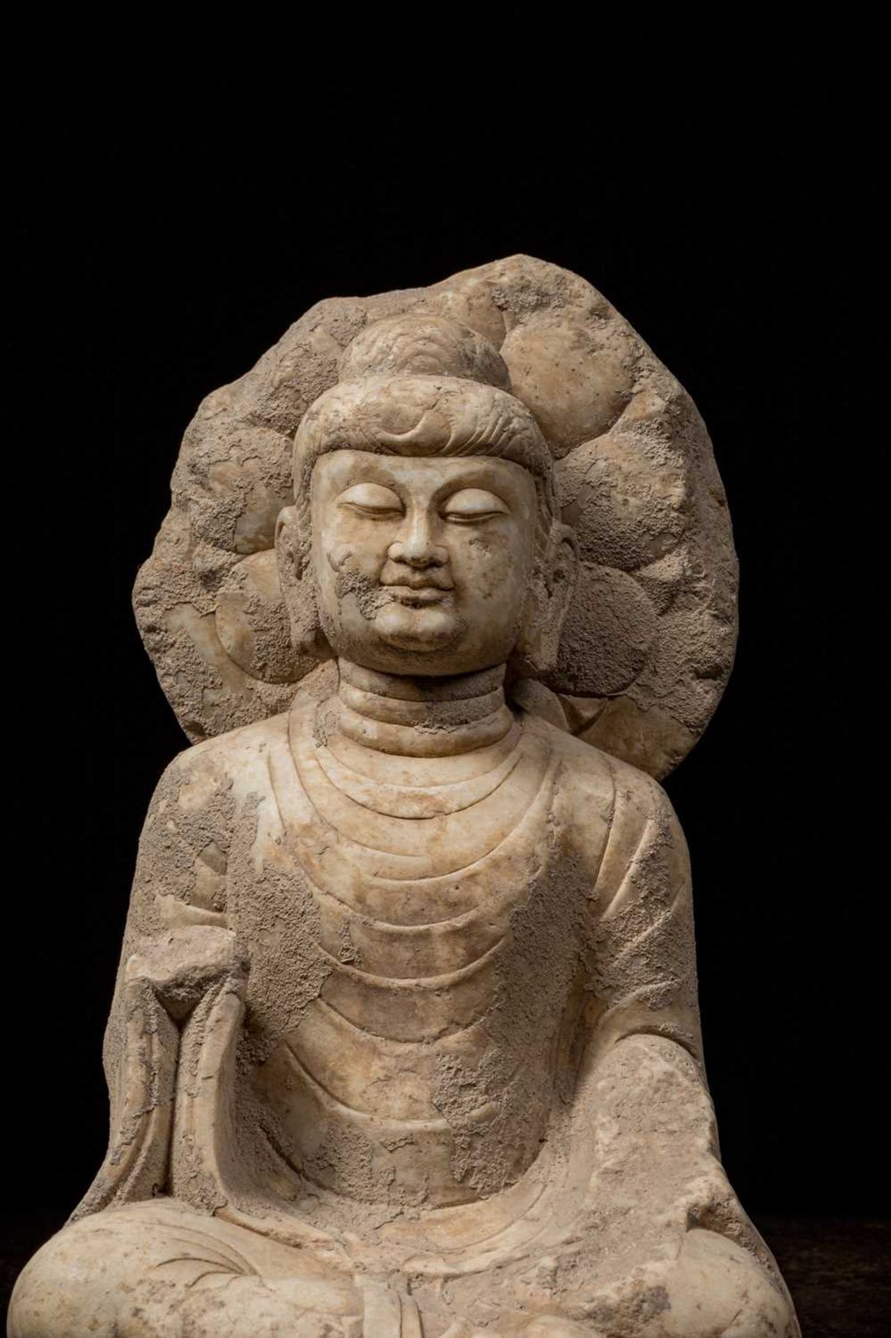SEATED MARBLE BUDDHA NORTHERN QI 6TH DYNASTY CENTURY - Bild 7 aus 7