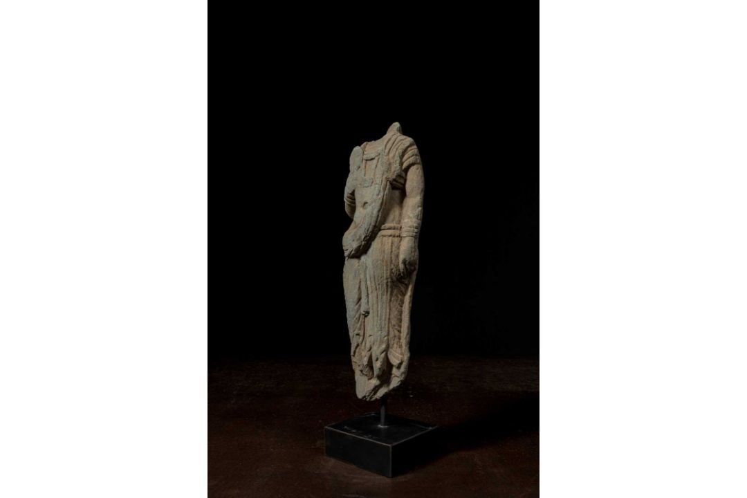 STANDING STONE TORSO OF A BODHISATTVA GANDHARA 4TH CENTURY - Bild 4 aus 14