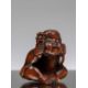 NETSUKE OF A SEATED CHILD WITH RATTLE - Bild 1 aus 5