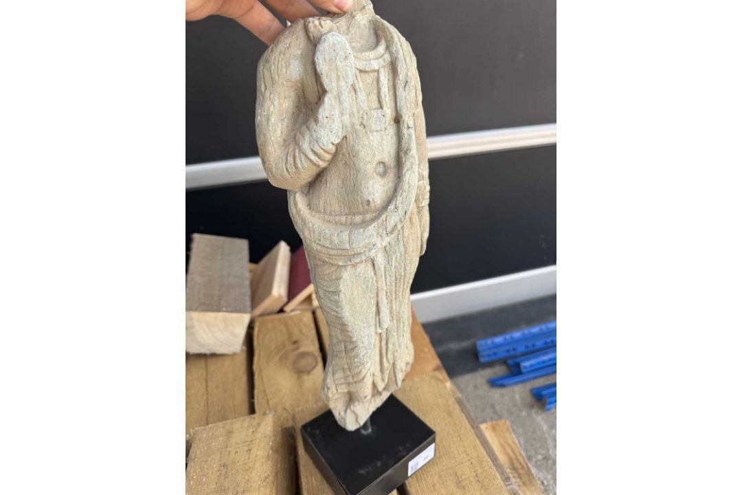 STANDING STONE TORSO OF A BODHISATTVA GANDHARA 4TH CENTURY - Bild 12 aus 14