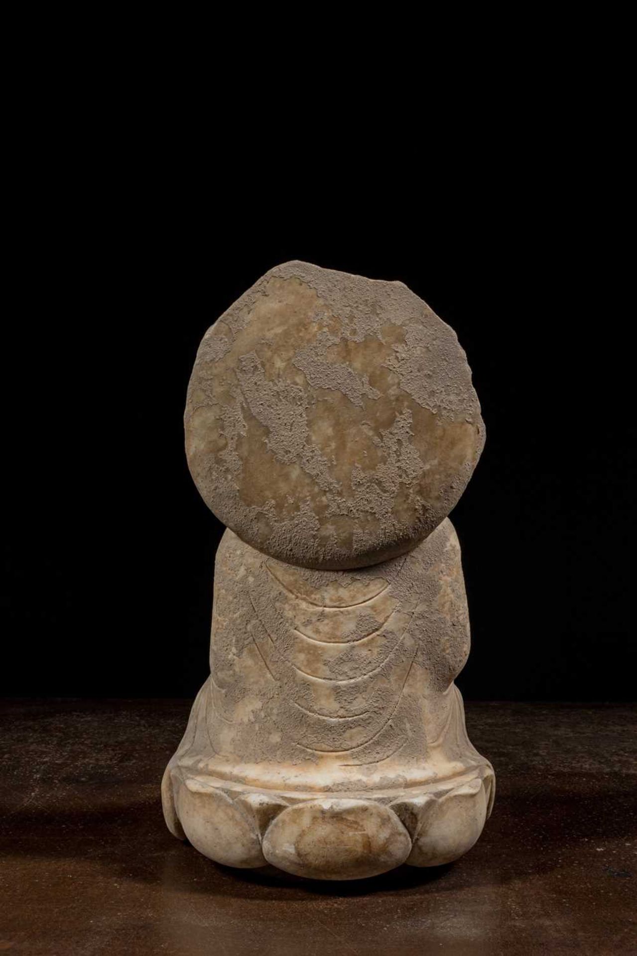 SEATED MARBLE BUDDHA NORTHERN QI 6TH DYNASTY CENTURY - Bild 4 aus 7